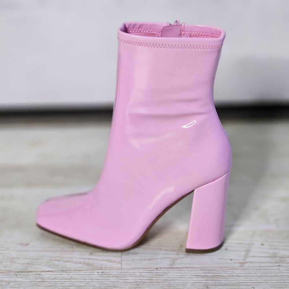 Steve Madden Fulton Glossy Pink Heeled Boots